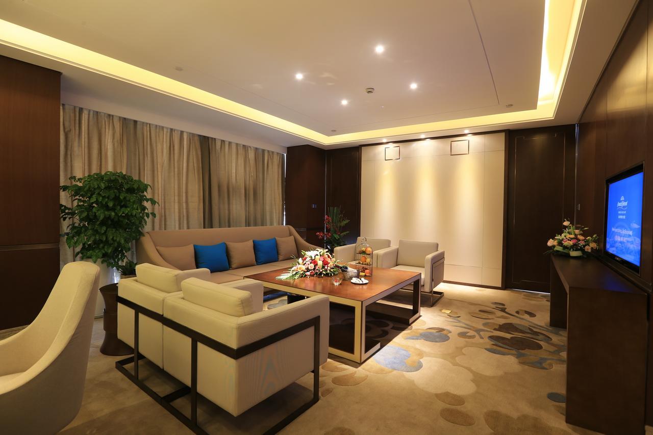 Howard Johnson Xiangyu Plaza Linyi Linyi  Exterior foto