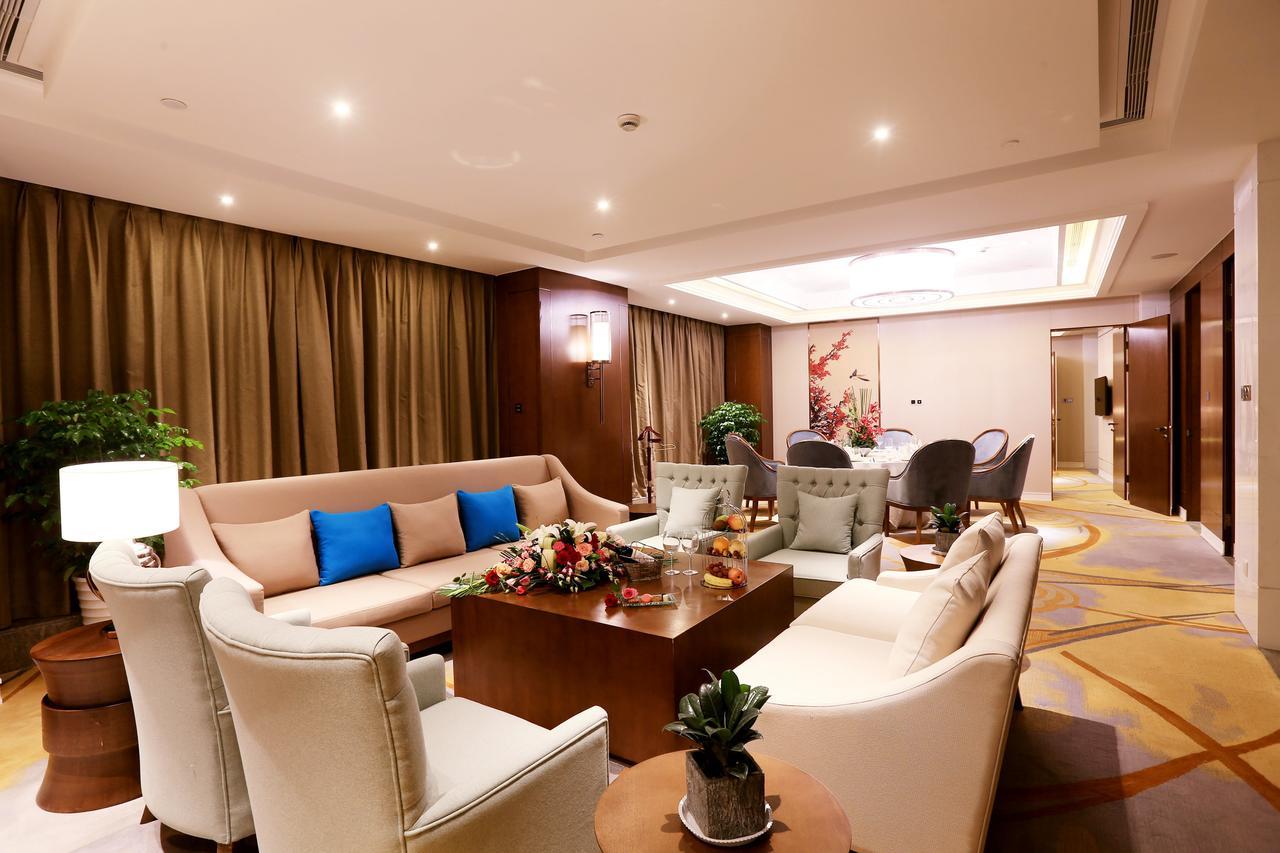 Howard Johnson Xiangyu Plaza Linyi Linyi  Exterior foto