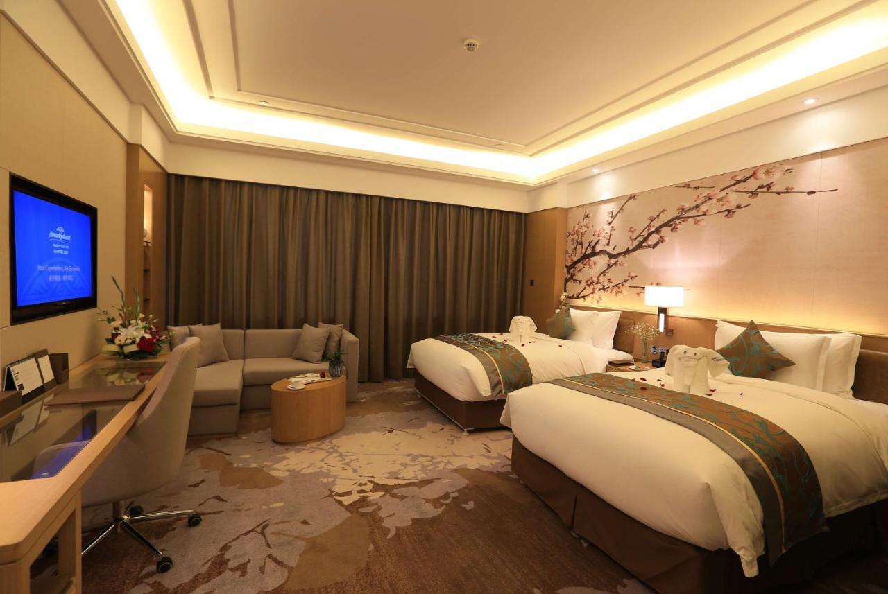 Howard Johnson Xiangyu Plaza Linyi Linyi  Exterior foto