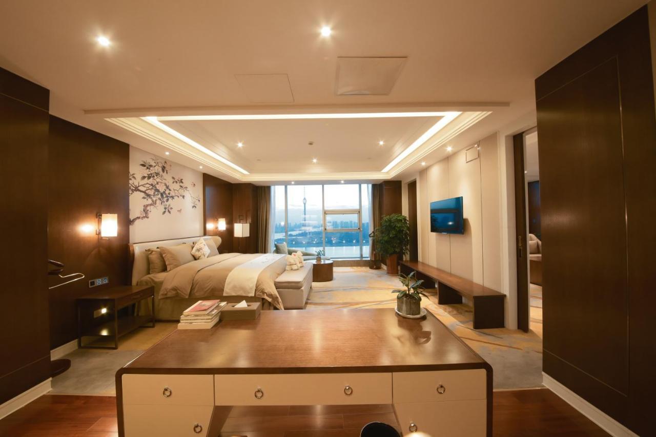 Howard Johnson Xiangyu Plaza Linyi Linyi  Exterior foto