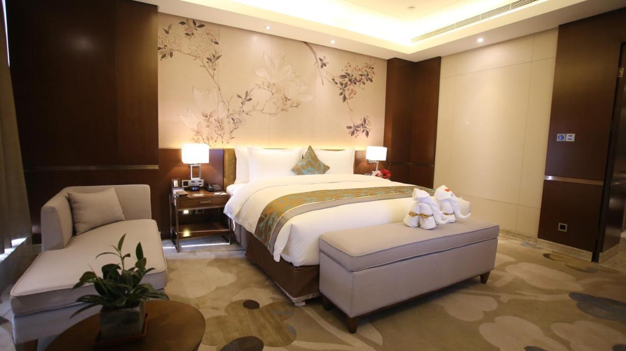 Howard Johnson Xiangyu Plaza Linyi Linyi  Exterior foto
